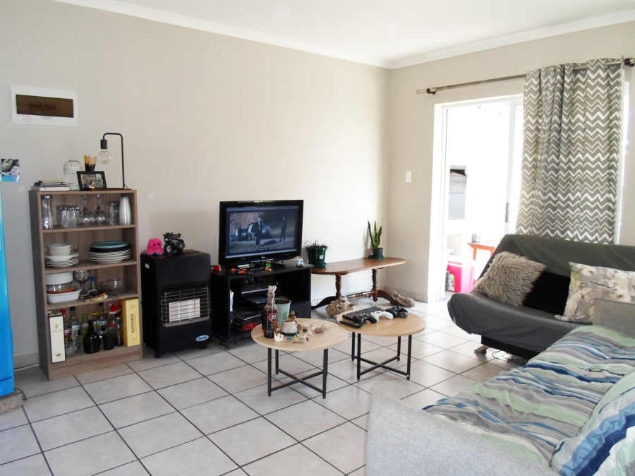 To Let 2 Bedroom Property for Rent in Amstelhof Western Cape